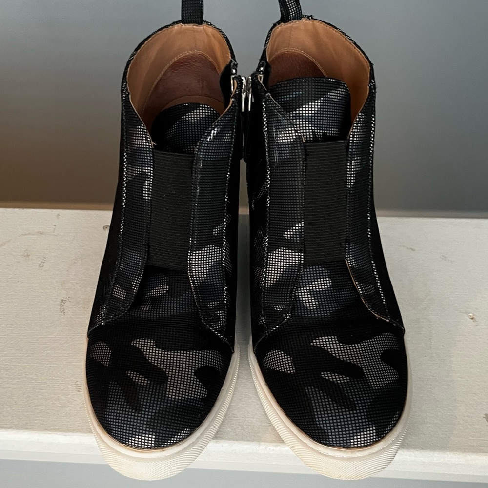 Paolo Black and Gray Camo Wedge Sneaker EXCELLENT CONDITION